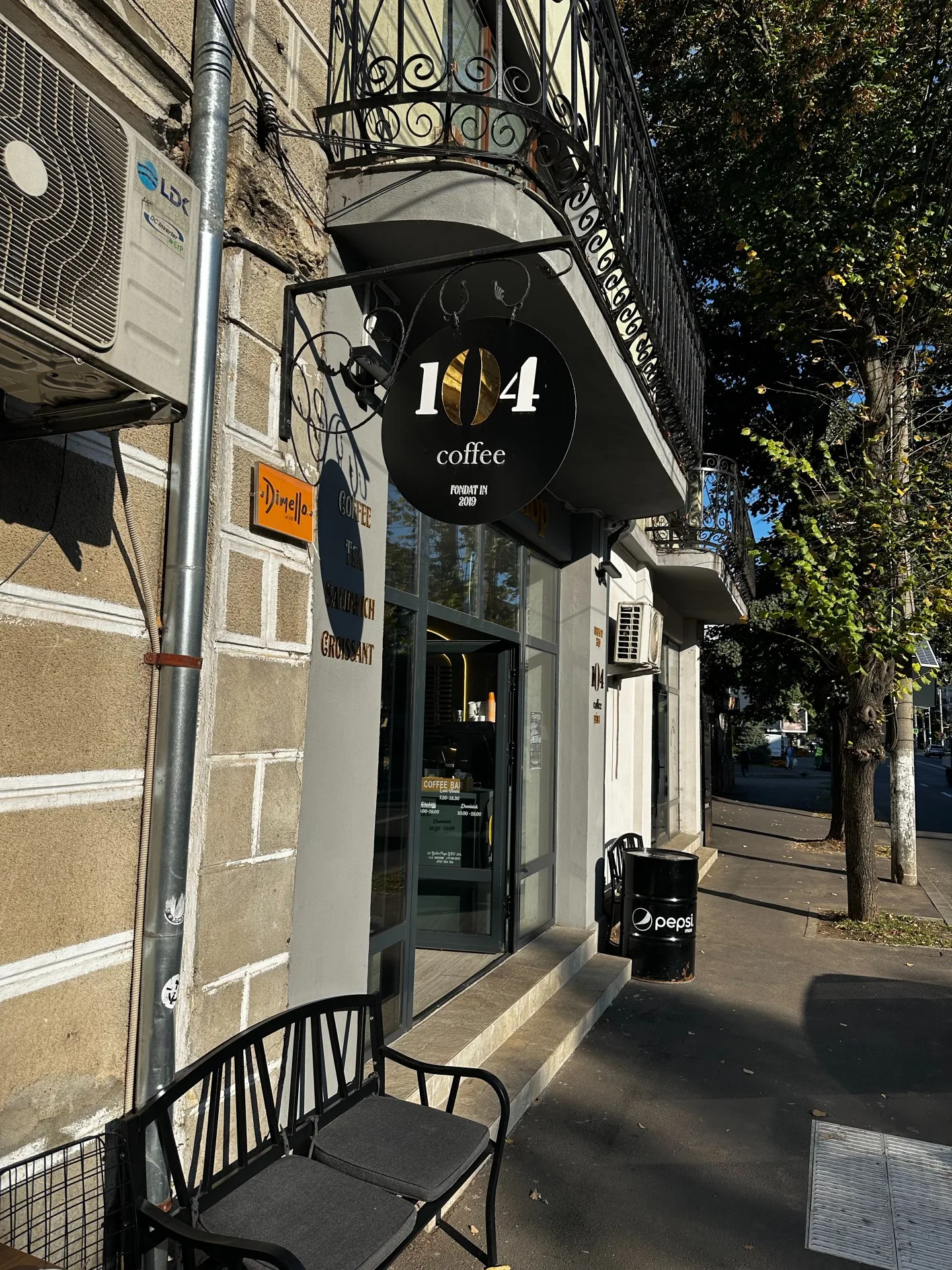 Vezi locația 104 Coffe (cal. Galati 39) — imaginea 2