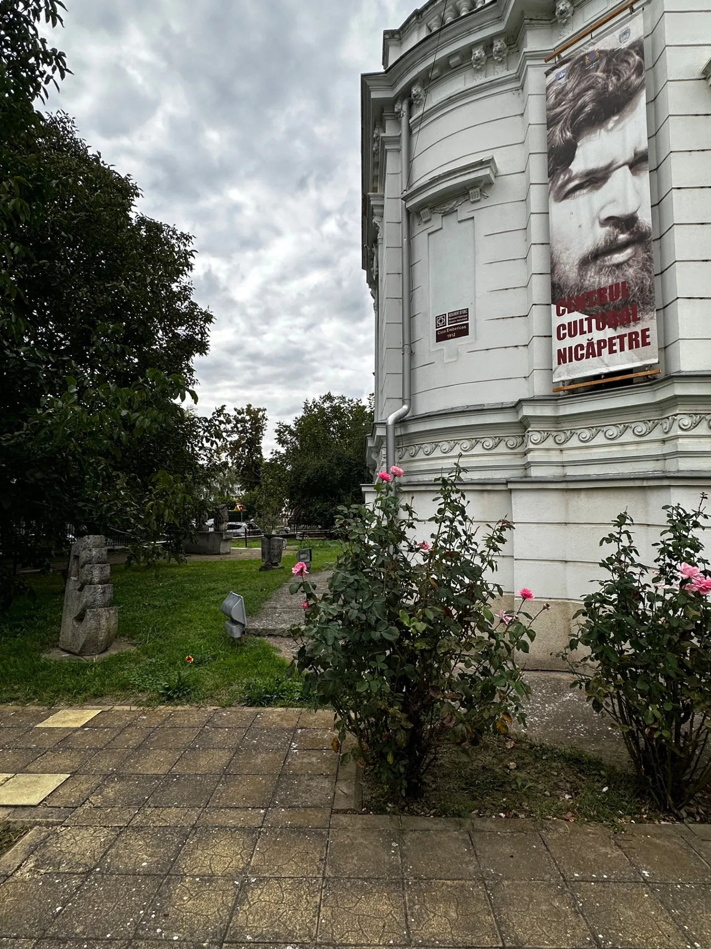 Vezi locația Centrul Cultural Nicăpetre — imaginea 3