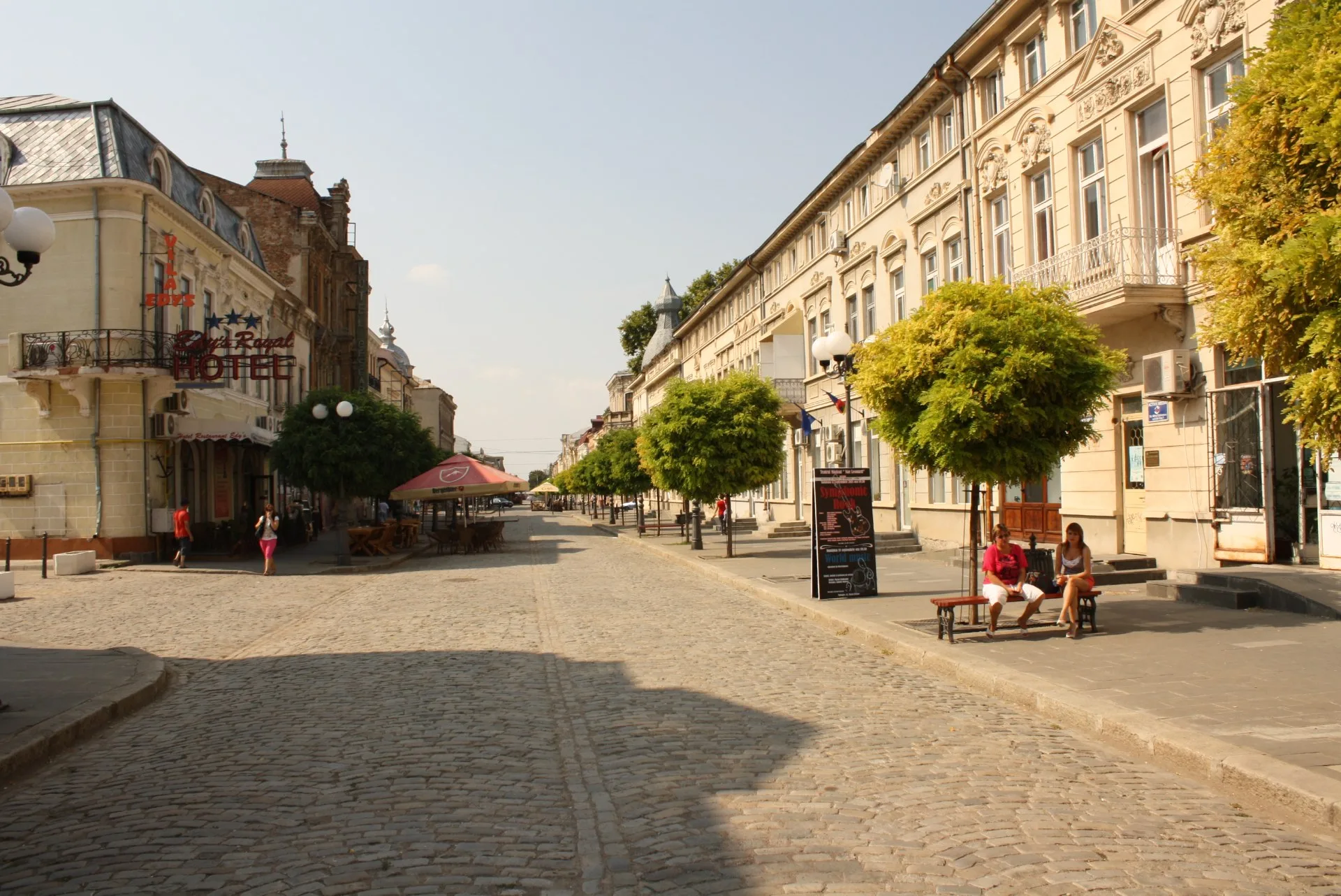 Vezi locația Strada Mihai Eminescu — Regala