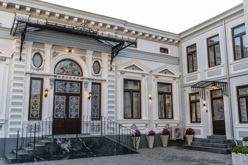 Vezi locația SIR Luxury Boutique