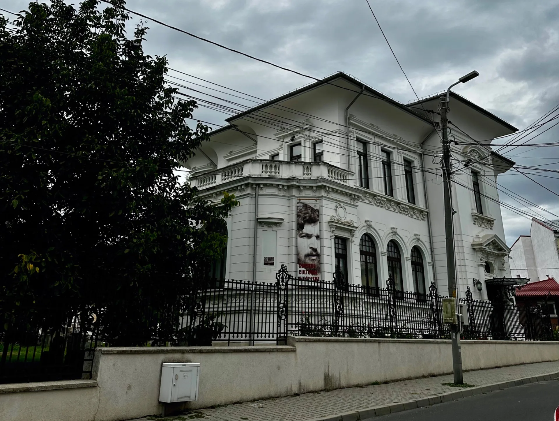 Vezi locația Centrul Cultural Nicăpetre — imaginea 2