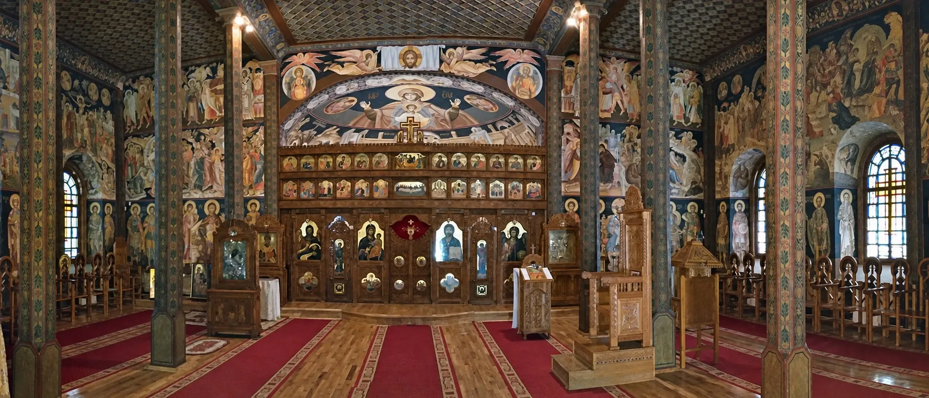 Vezi locația Biserica „Sfinții Arhangheli Mihail și Gavriil” — imaginea 2