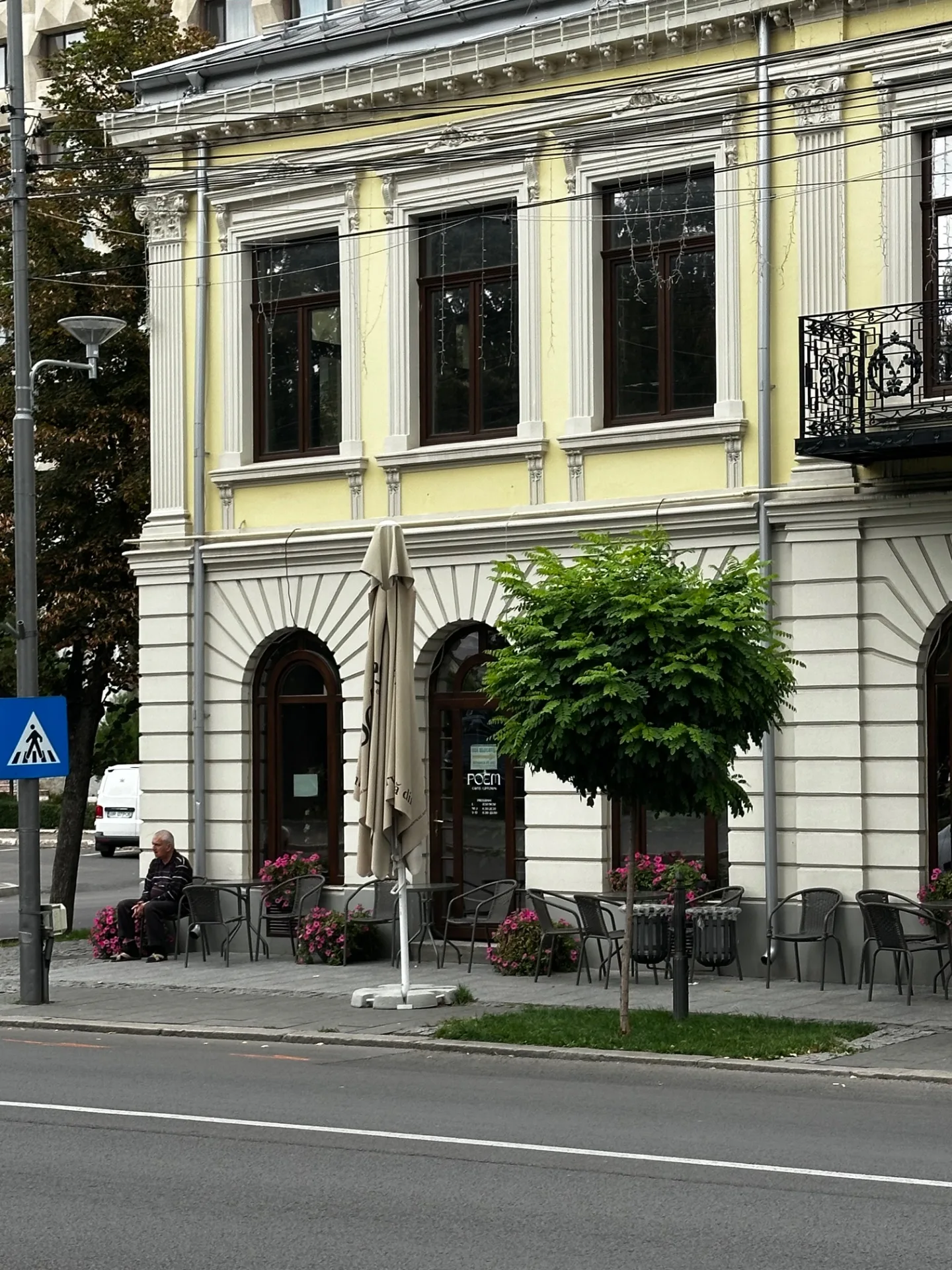 Vezi locația Poem Caffe — imaginea 2