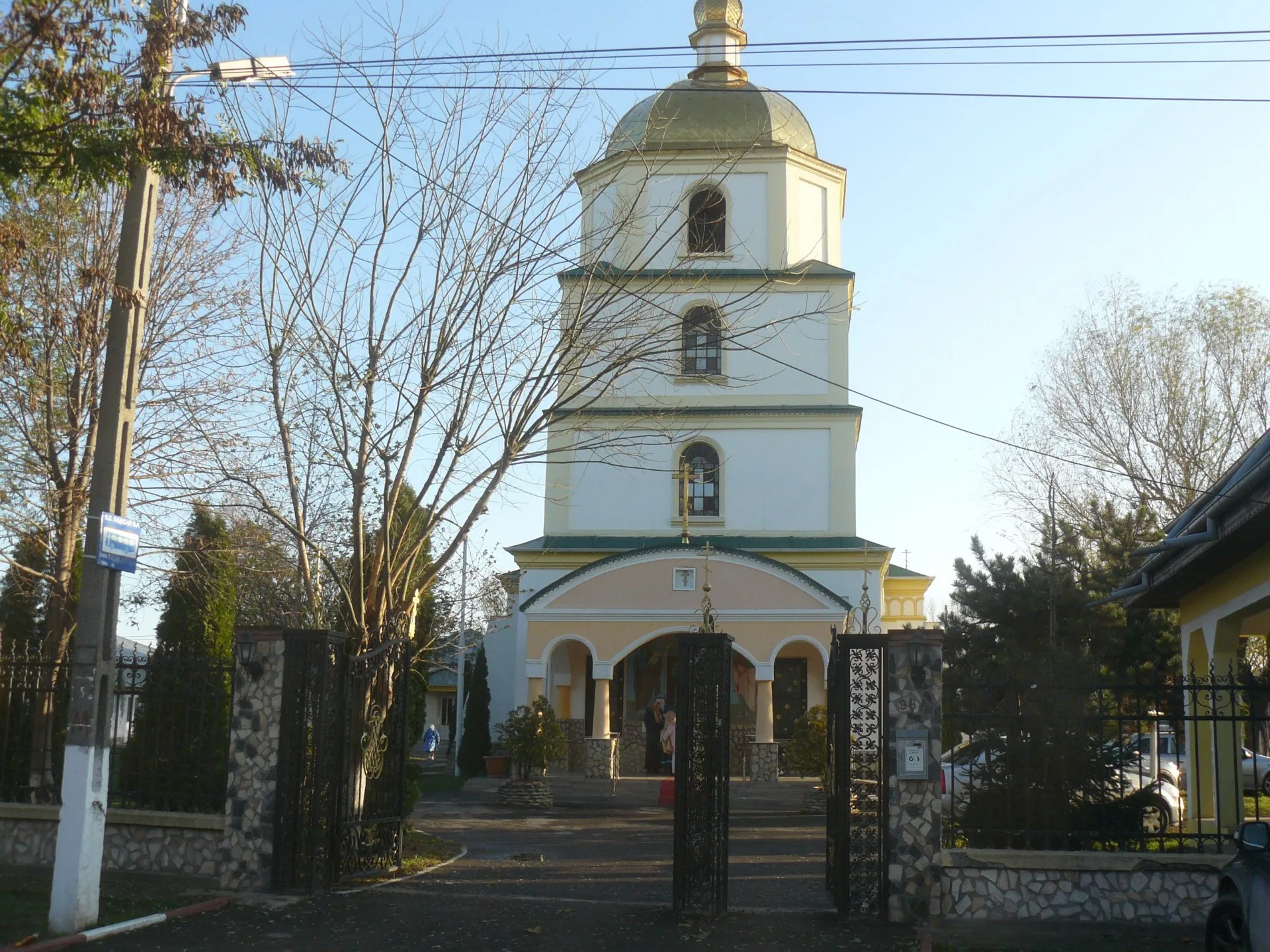Vezi locația Biserica de Rit Vechi „Acoperământul Maicii Domnului”