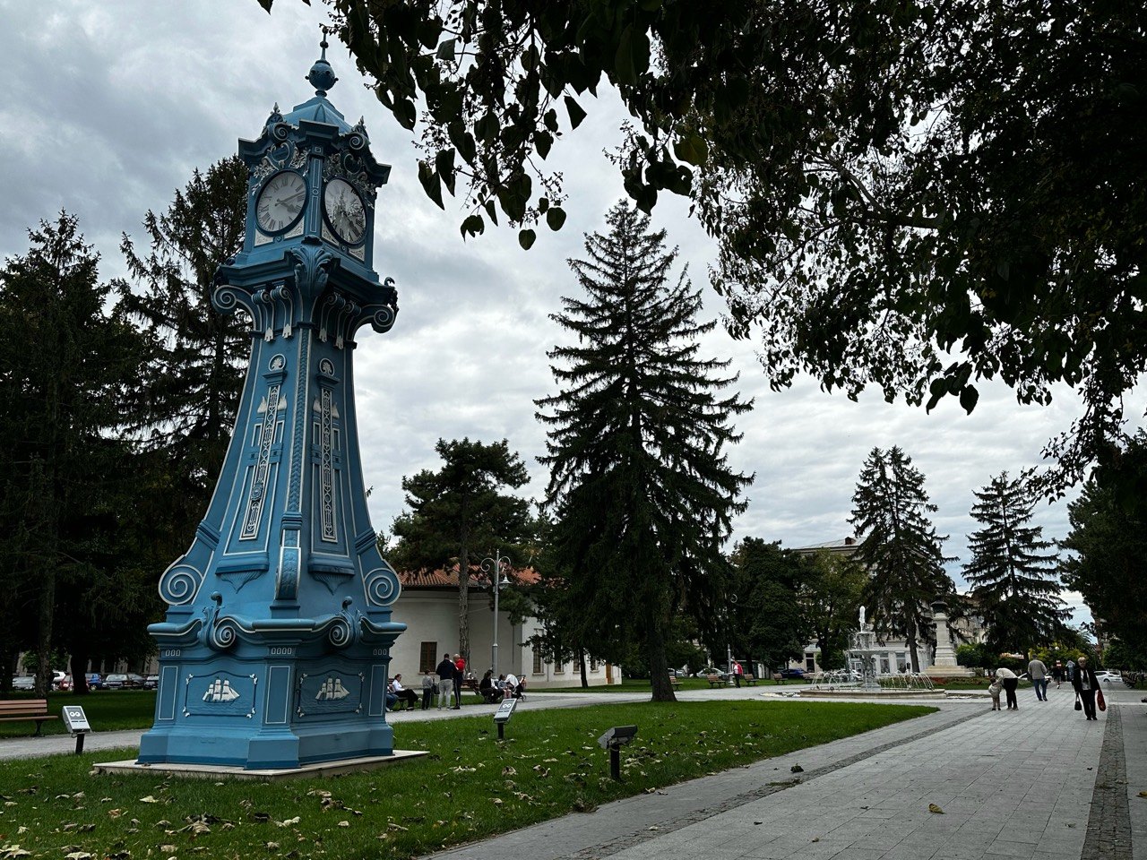Ceasul Public, aleea și fântâna din Piața Traian, Brăila